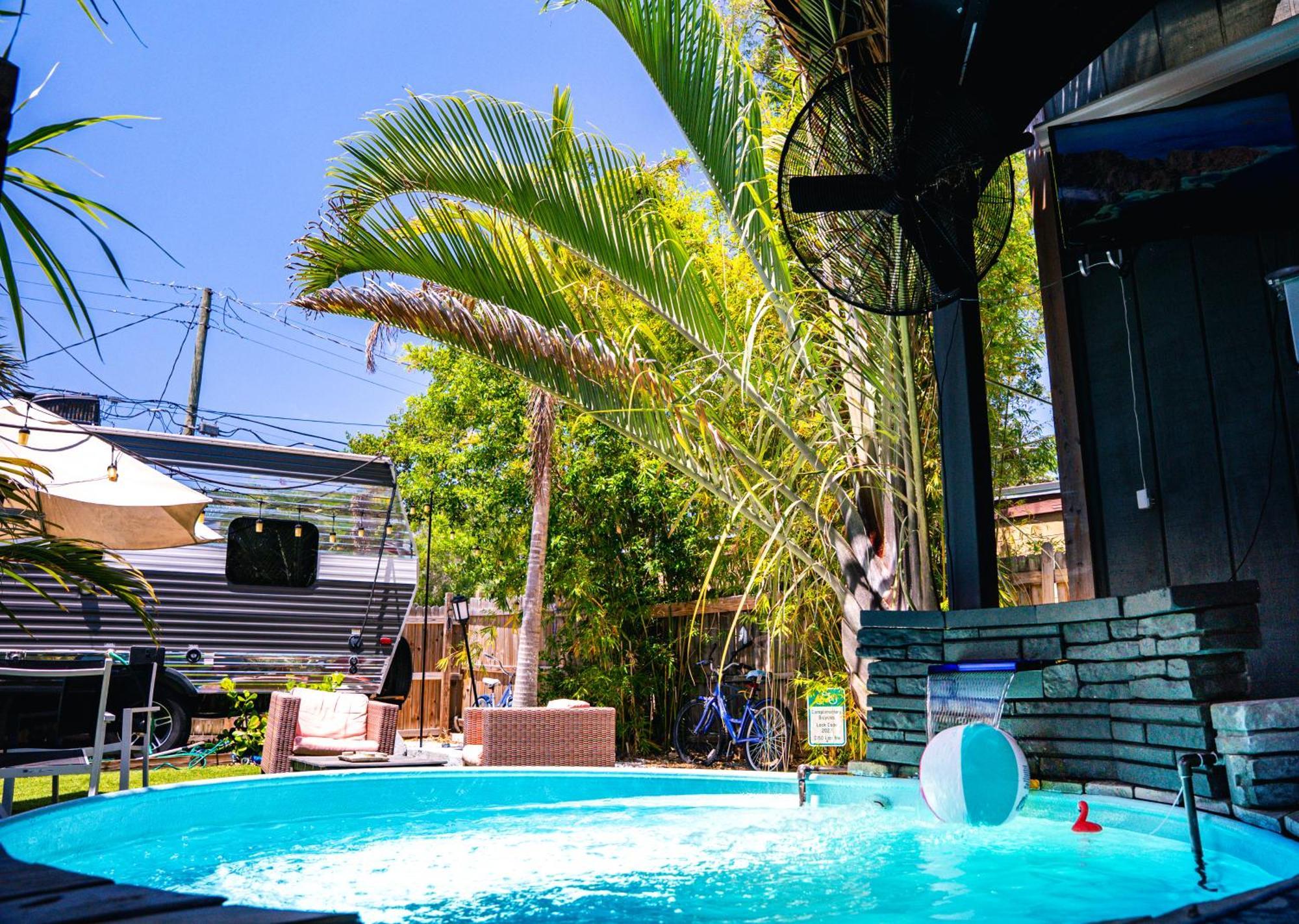 World Solo Travel'S Welcomed At St Pete Home St. Petersburg Bagian luar foto